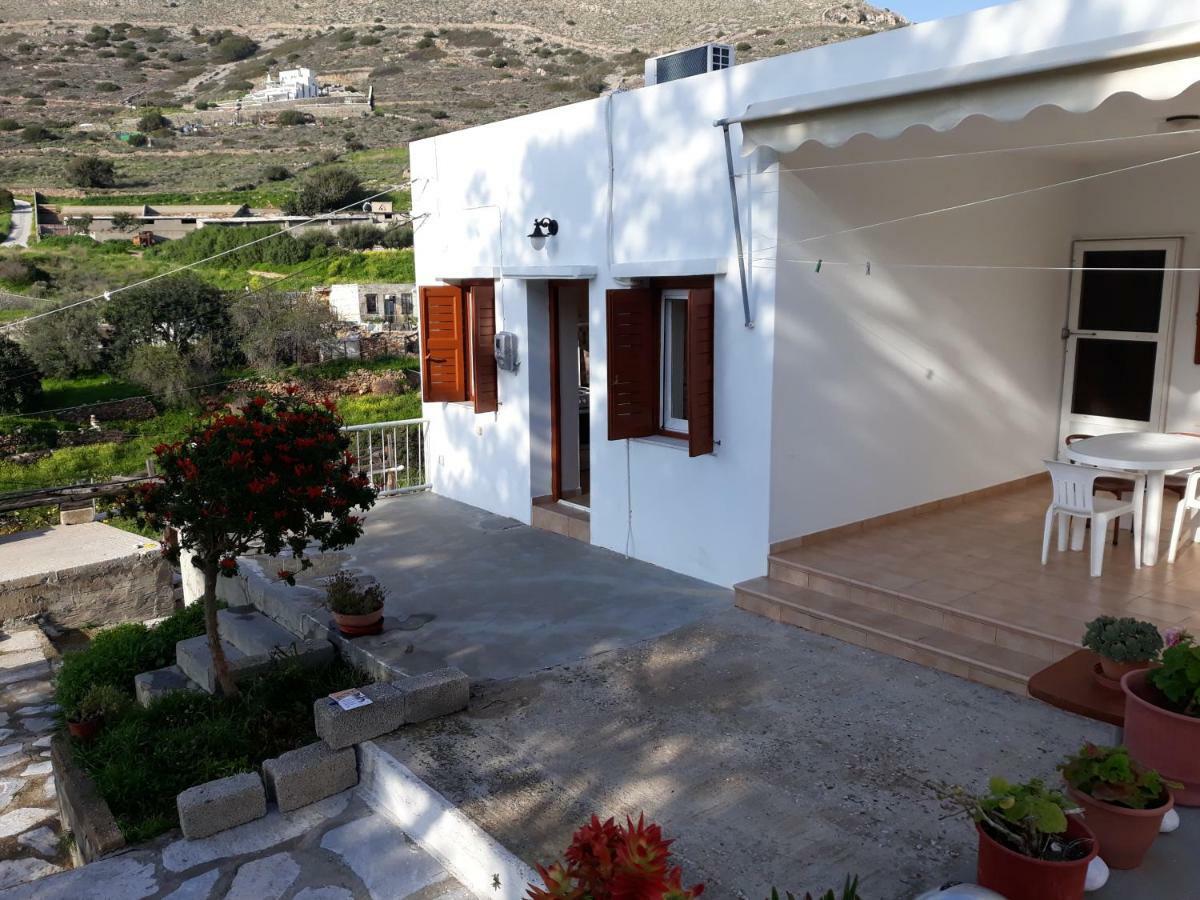 Maria Guesthouse Kini Exterior photo
